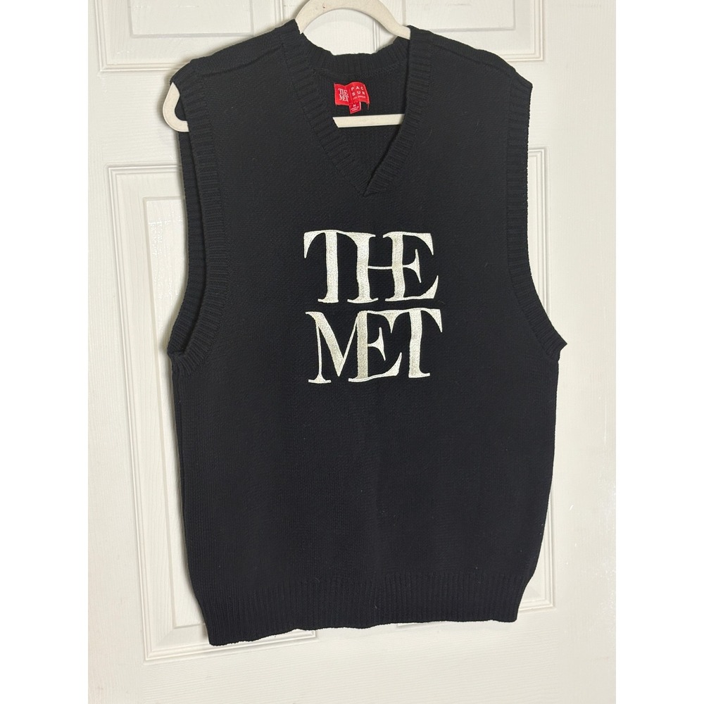 PacSun x The Met Sweater Vest Men M Black Embroidered Logo Preppy Art Old Money